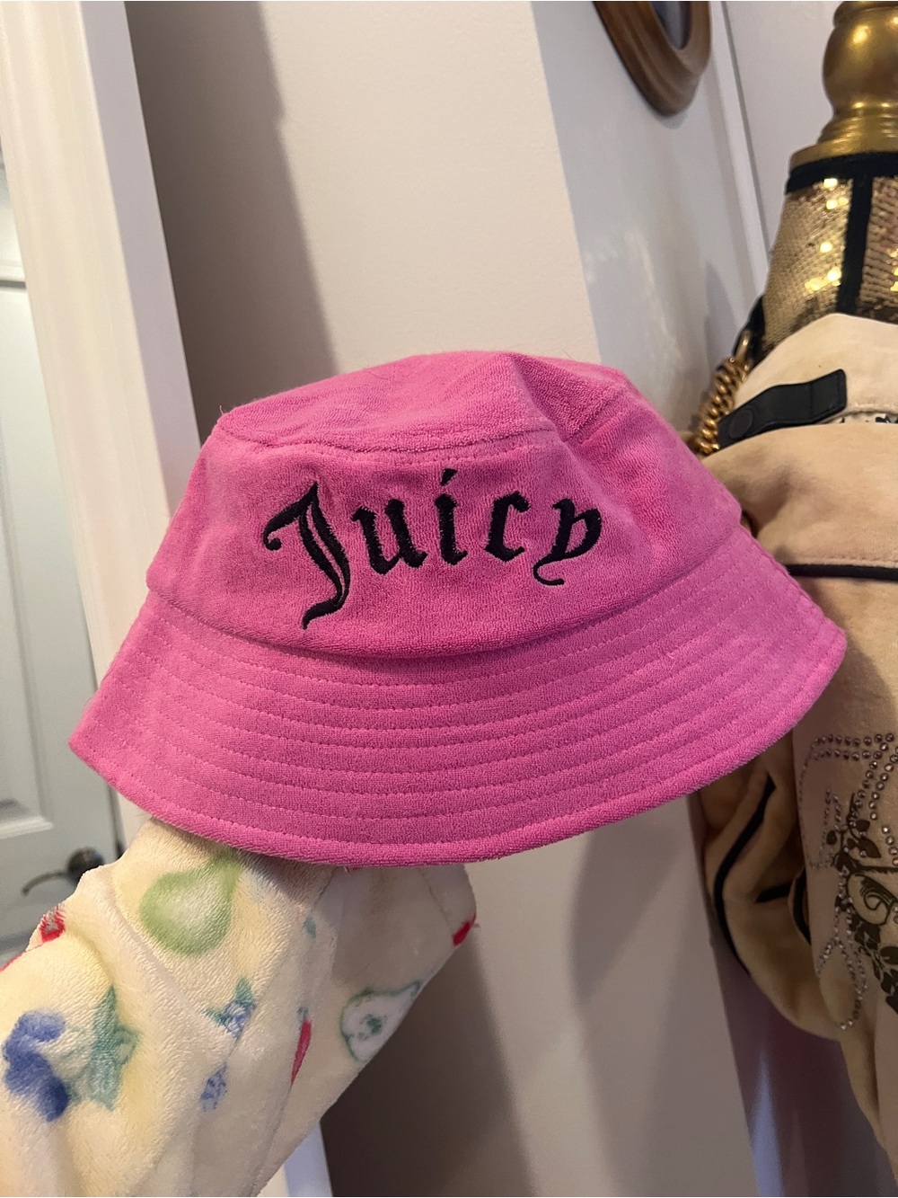 Juicy Couture x Forever 21 bucket hat